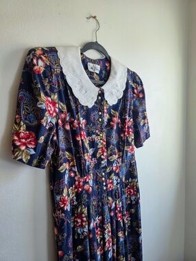 Vintage Mrs. Dorby Floral Collared Cottagecore Grannycore Dress